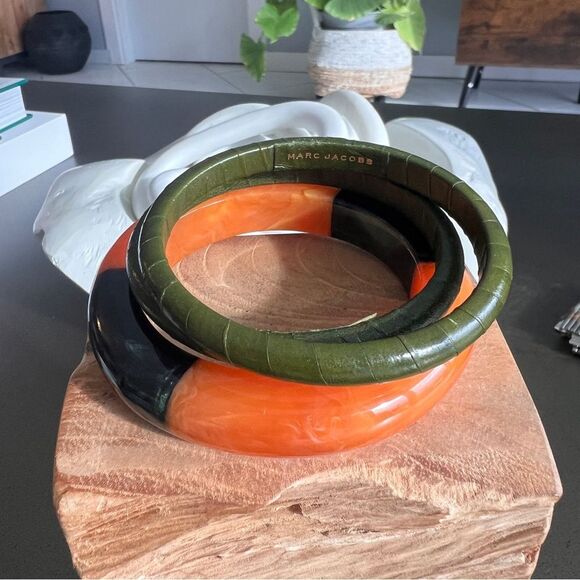 Marc Jacobs Chunky Resin and Leather Bangle Set - Picture 1 of 7